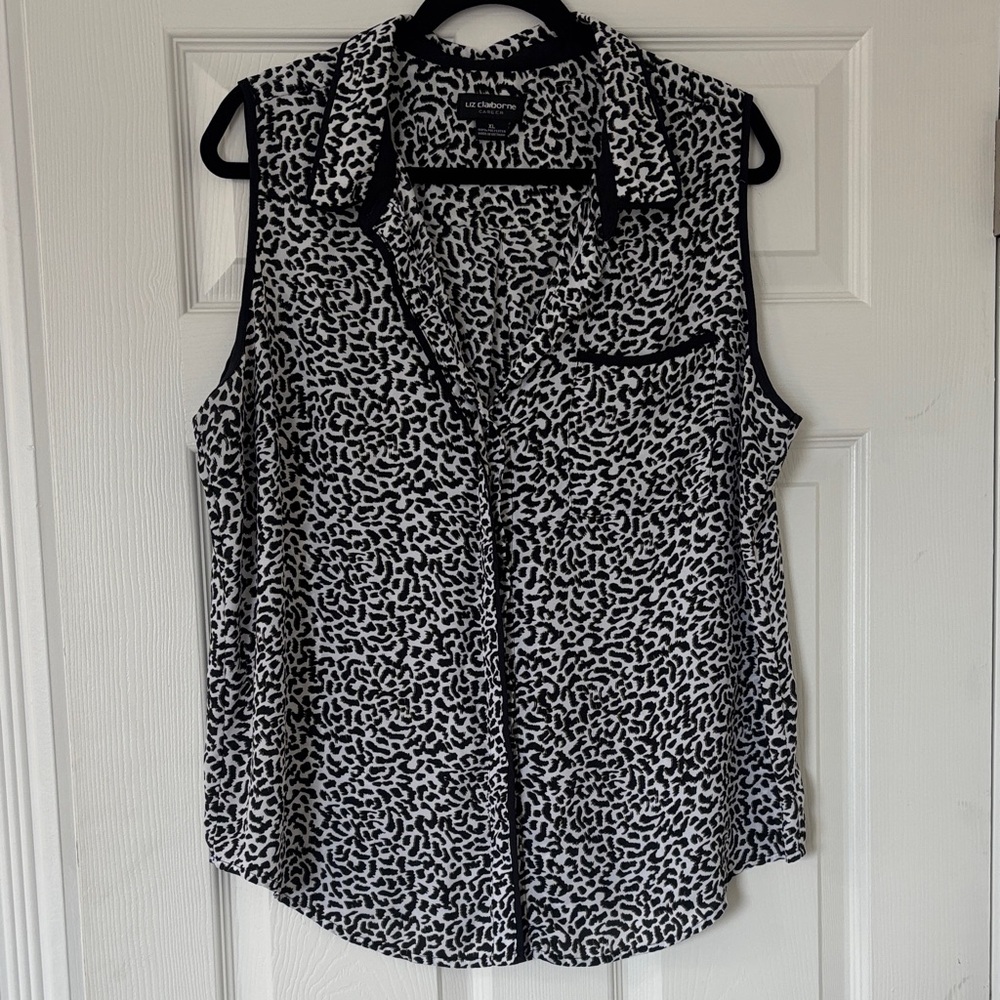 Liz Claiborne Black and White Patterned Blouse